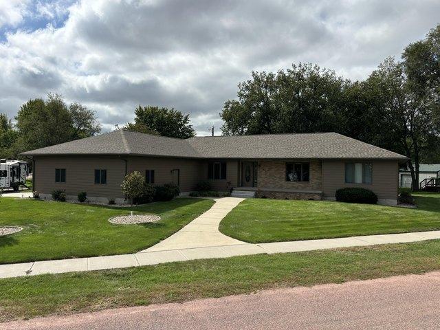 House for sale in Ethan, Davison County