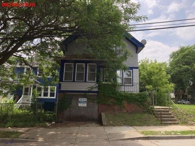 House for sale in Milwaukee, Wisconsin