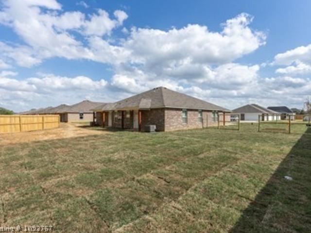 House for sale in Barling, Sebastian County