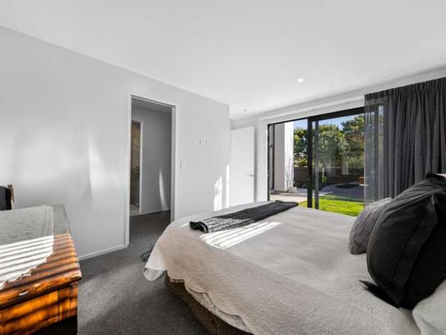 House for sale in Chaslands, Canterbury