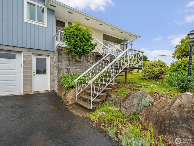 House for sale in South Bend, Washington