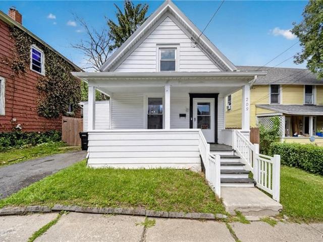 House for sale in Syracuse, New York