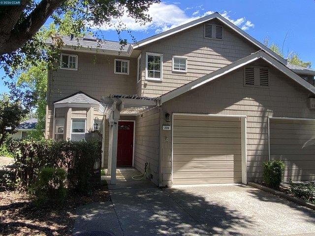 Townhouse for sale in Martinez, California