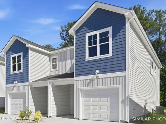 Townhouse for sale in Holly Ridge, North Carolina
