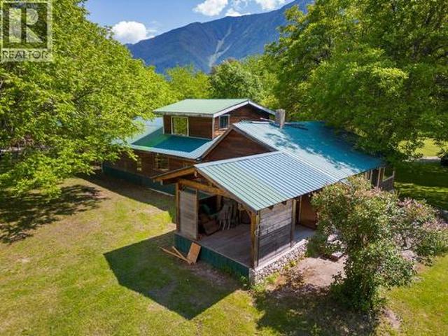 House for sale in Lardeau, British Columbia