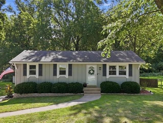 House for sale in Liberty Manor, Liberty