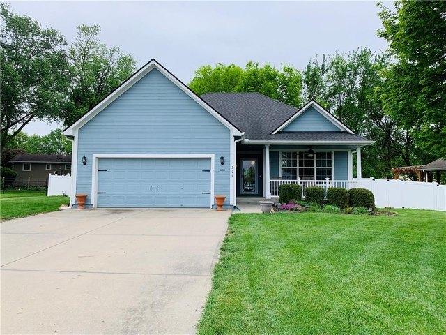 House for sale in Buckner, Missouri
