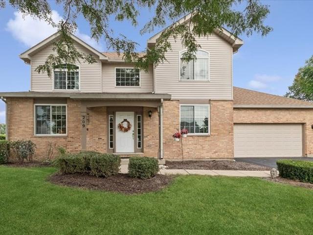 House for sale in North Aurora, Illinois