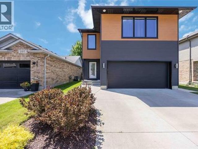 House for sale in Brights Grove, Ontario