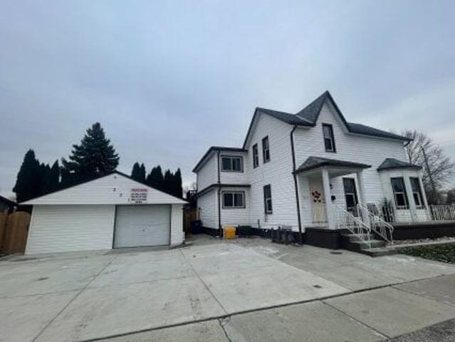 Duplex for sale in Chatham–kent, Ontario