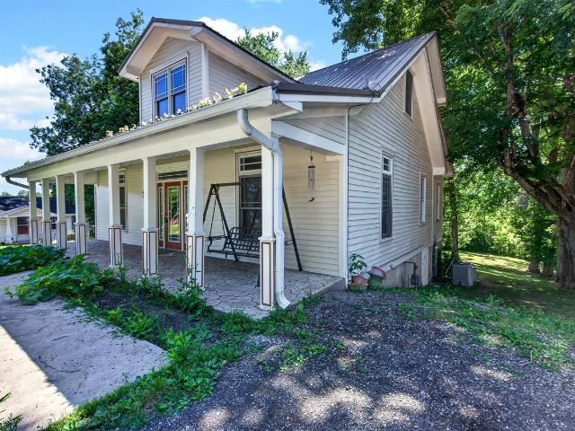 House for sale in Adolphus, Kentucky
