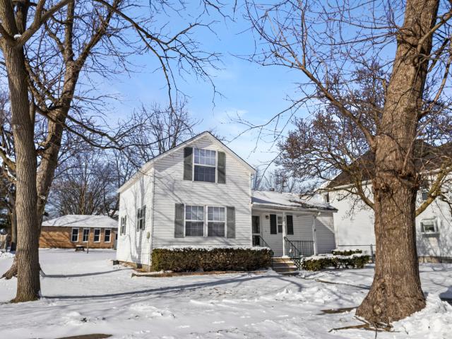 House for sale in Grant Park, Illinois