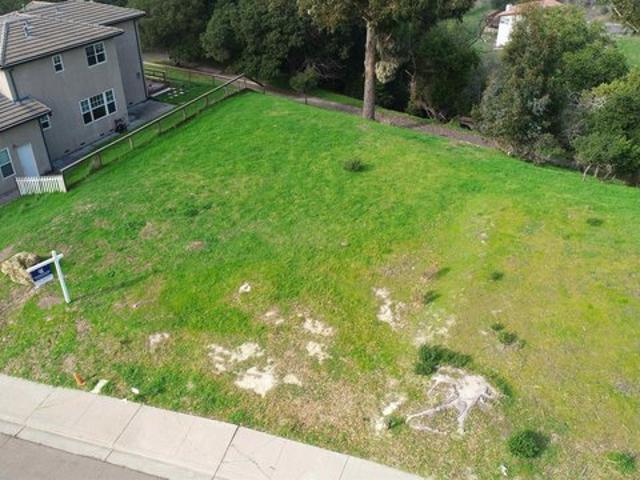 Land for sale in Pinole, California