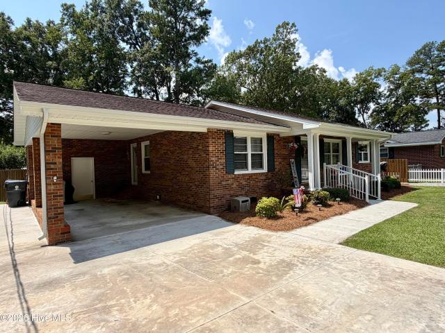 House for sale in Hallsboro, North Carolina