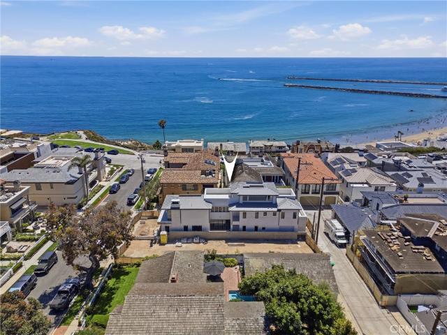 House for sale in Corona Del Mar, California