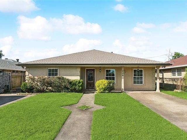 House for sale in Saint Claude Heights, Arabi