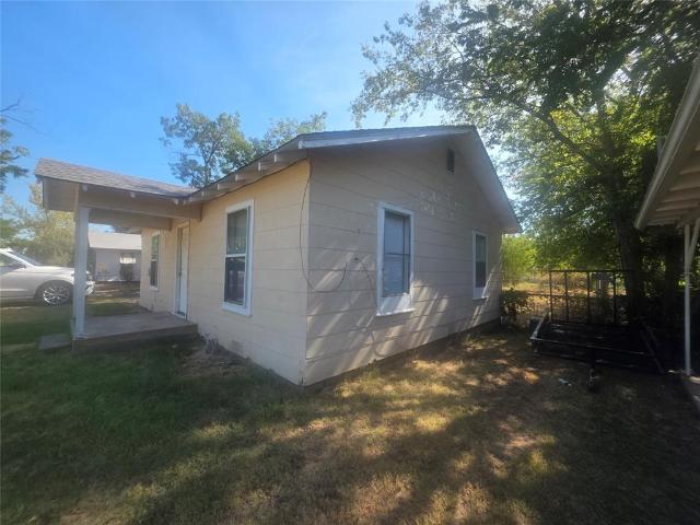 House for sale in De Young, Texas