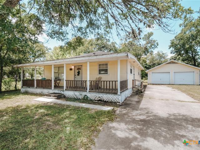House for sale in Cuero