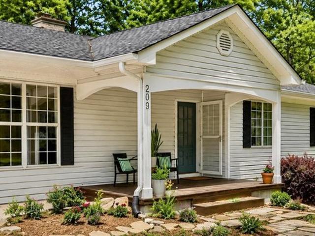 House for sale in Lookout Mountain, Georgia