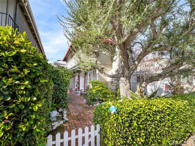 House for sale in Balboa Island, Corona Del Mar