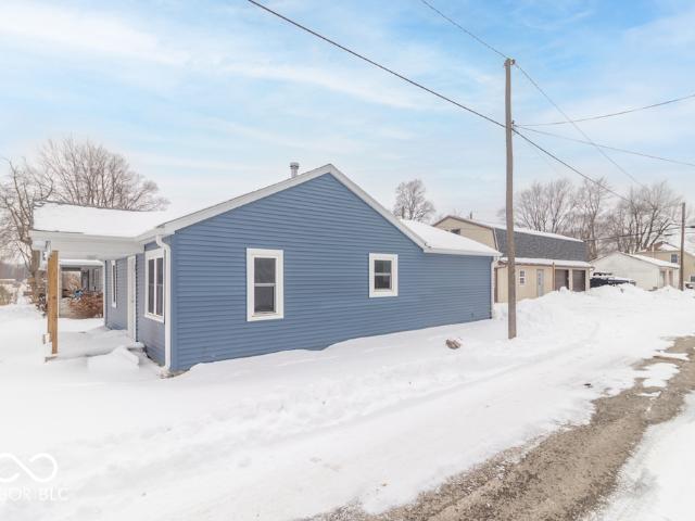 House for sale in Mooreland, Indiana