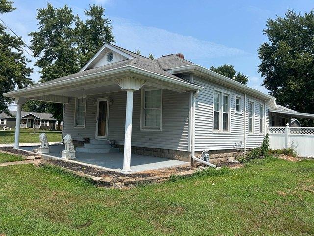 House for sale in Rushville, Illinois