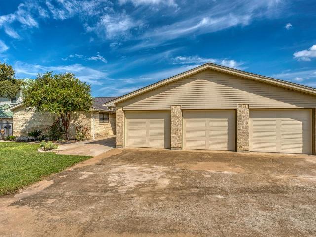 House for sale in Buchanan Dam, Llano County