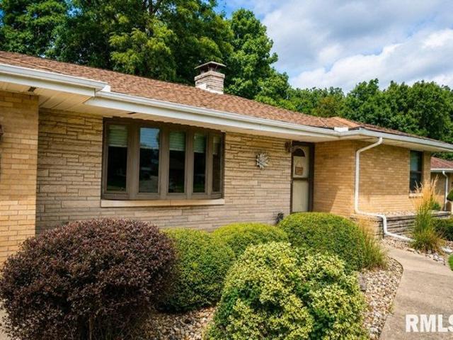 House for sale in Morton, Illinois