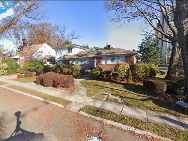 House for sale in Fort Lee, New Jersey