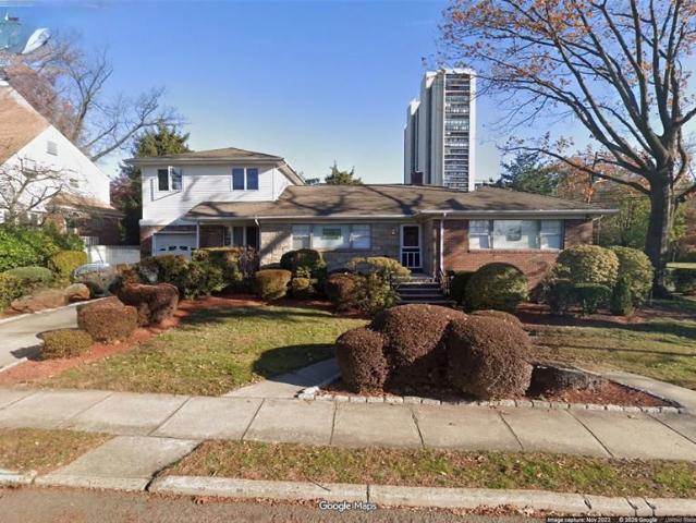 House for sale in Fort Lee, New Jersey