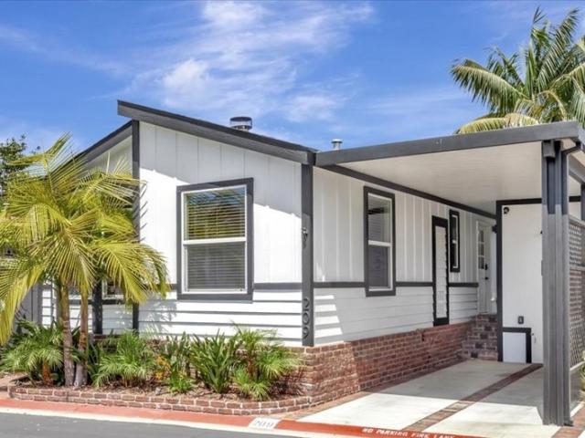 House for sale in Corona Del Mar, California