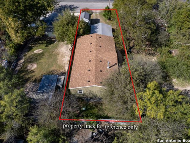House for sale in Knippa, Texas