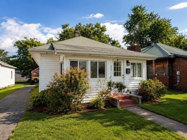 House for sale in Metropolis, Illinois