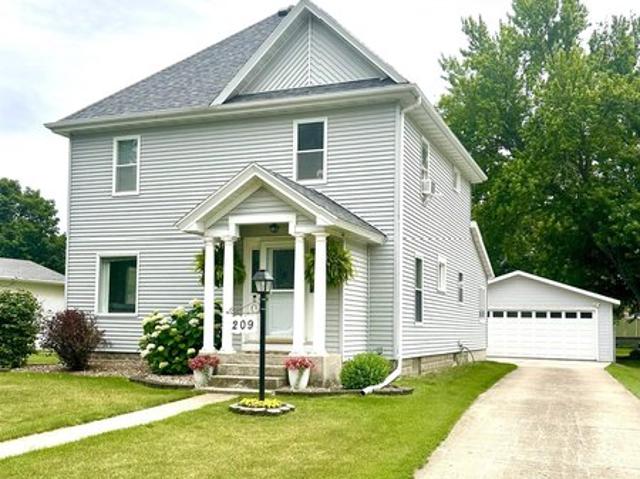 House for sale in Kanawha, Iowa