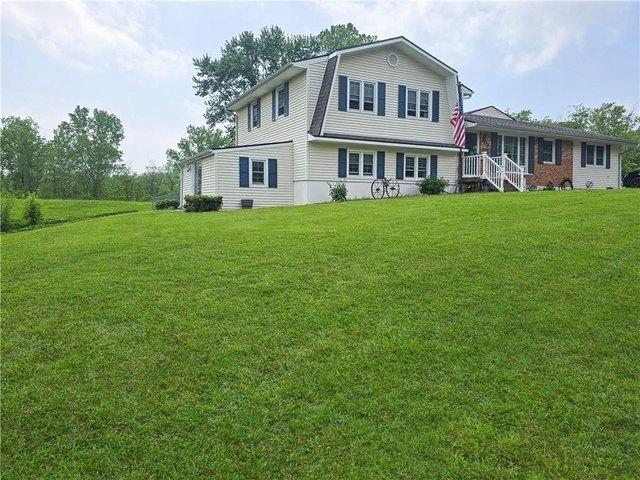 House for sale in Knob Noster, Missouri