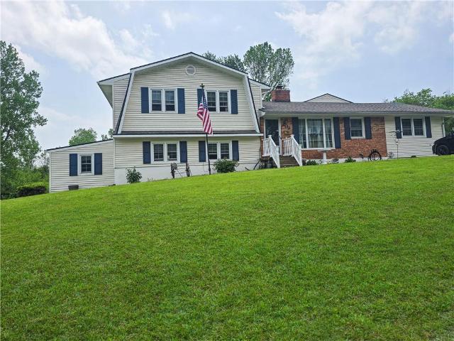 House for sale in Knob Noster, Missouri