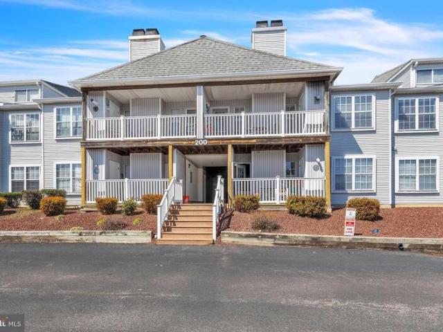 Condo for sale in Newark