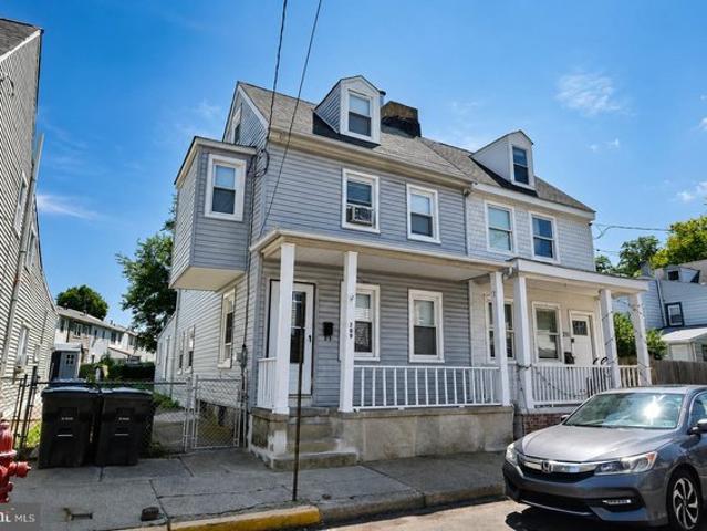 Townhouse for sale in Burlington, New Jersey