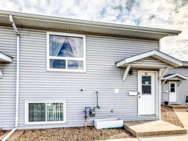 Townhouse for sale in Fairview, City of Red Deer