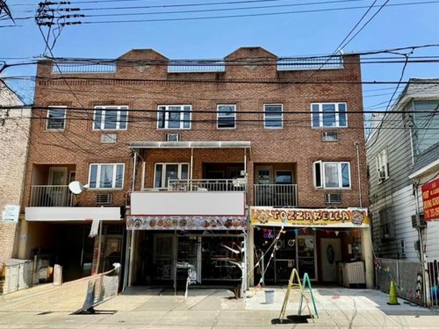 House for sale in Queens, Arverne