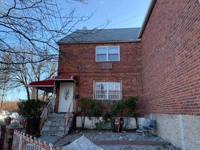 House for sale in Queens, Arverne