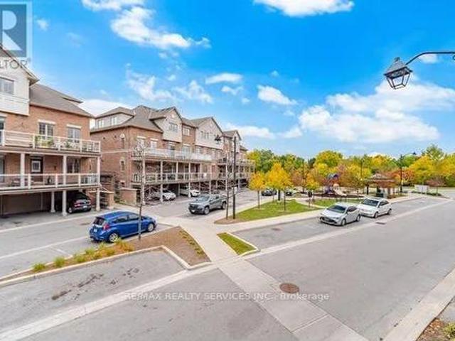 Townhouse for sale in Bramalea Woods, Brampton