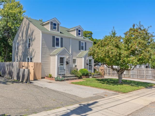 House for sale in Smithtown, New York