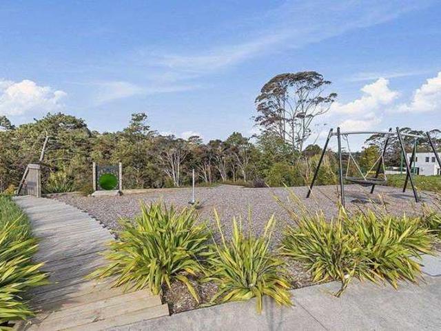 Land for sale in Paremoremo