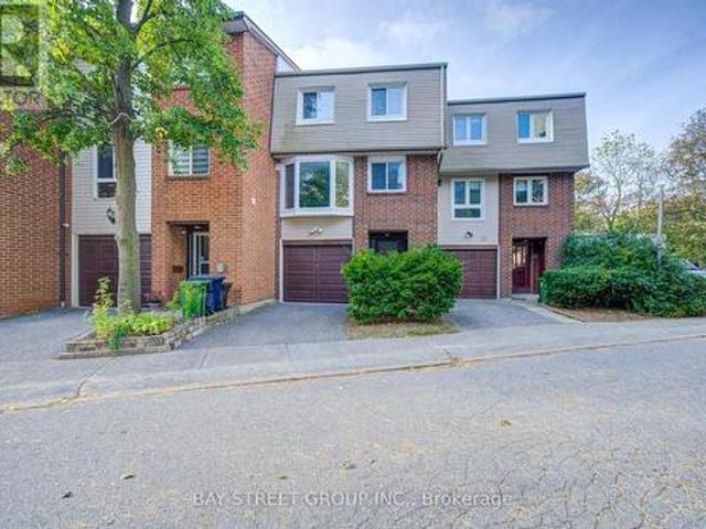 Townhouse for sale in Scarborough Centre, Toronto