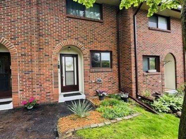 Townhouse for sale in Guelph, Ontario
