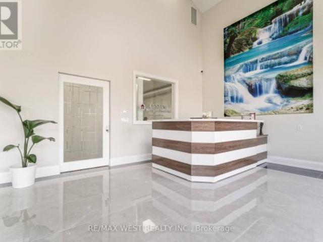 Commercial for rent in Brampton, Golden Horseshoe
