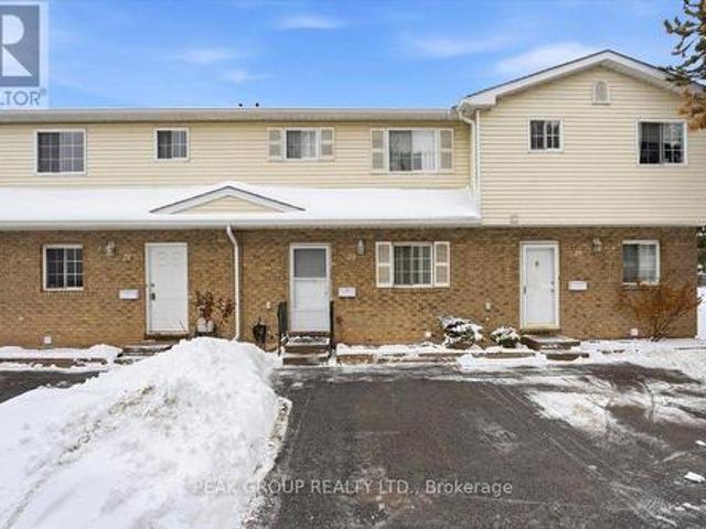 Townhouse for sale in Niagara Falls, Golden Horseshoe