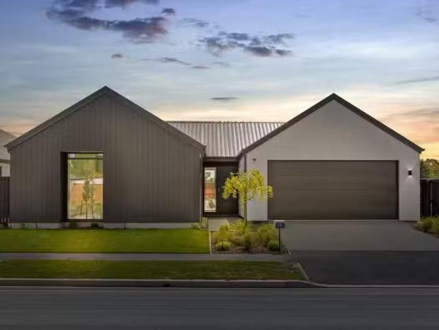 House for sale in Chaslands, Canterbury