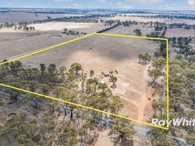 Cottage for sale in Raywood, Victoria